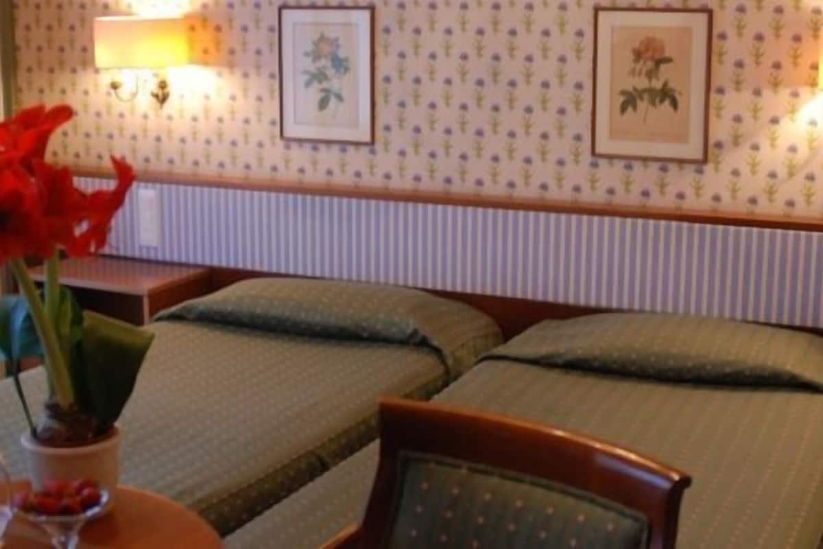 minibar, in-room safe, desk, free wifi