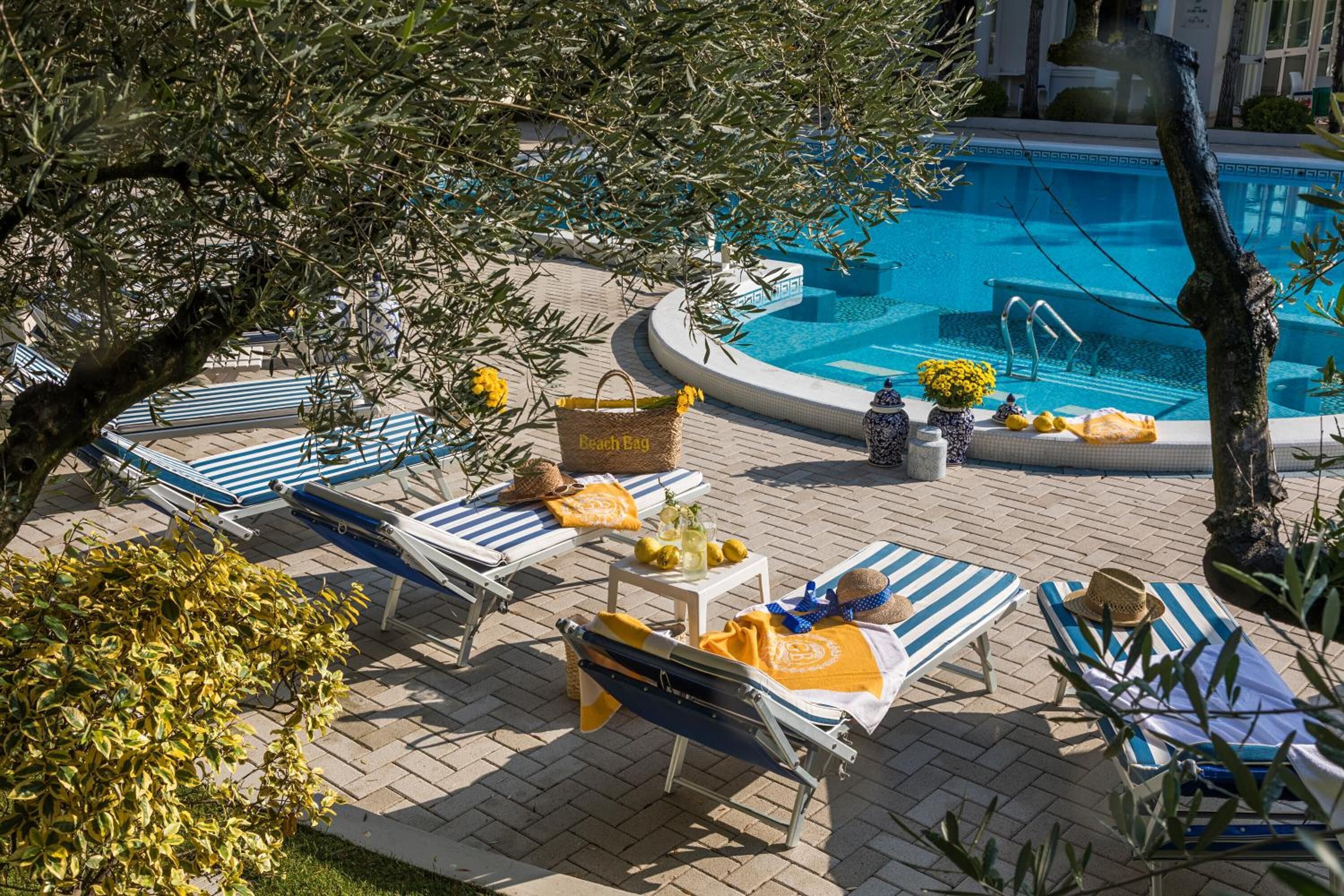 outdoor pool, pool loungers