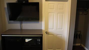 Iron/ironing board, free WiFi