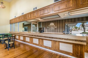 Lobby - Hotel Hacienda at Ontario Ranch (Ontario)