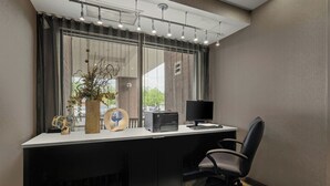 A modern office space with a desk, chair, printer, and computer monitor. - Springhill Suites By Marriott Minneapolis Eden Prairie (Eden Prairie)