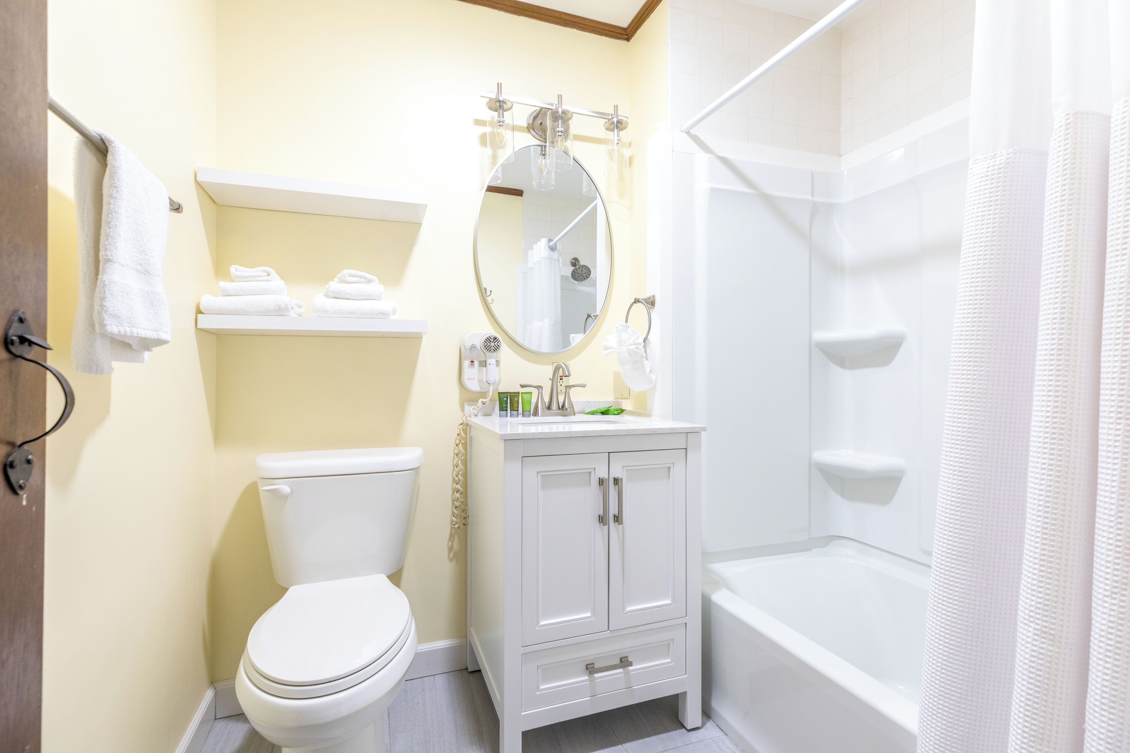 standard room, 1 king bed | 2 bedrooms, hypo-allergenic bedding, desk, laptop workspace