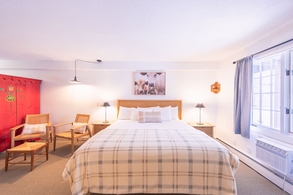 Camera Superior, 1 letto king | 2 camere, biancheria da letto ipoallergenica, una scrivania