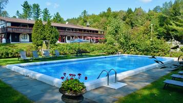Seasonal outdoor pool, pool umbrellas, sun loungers