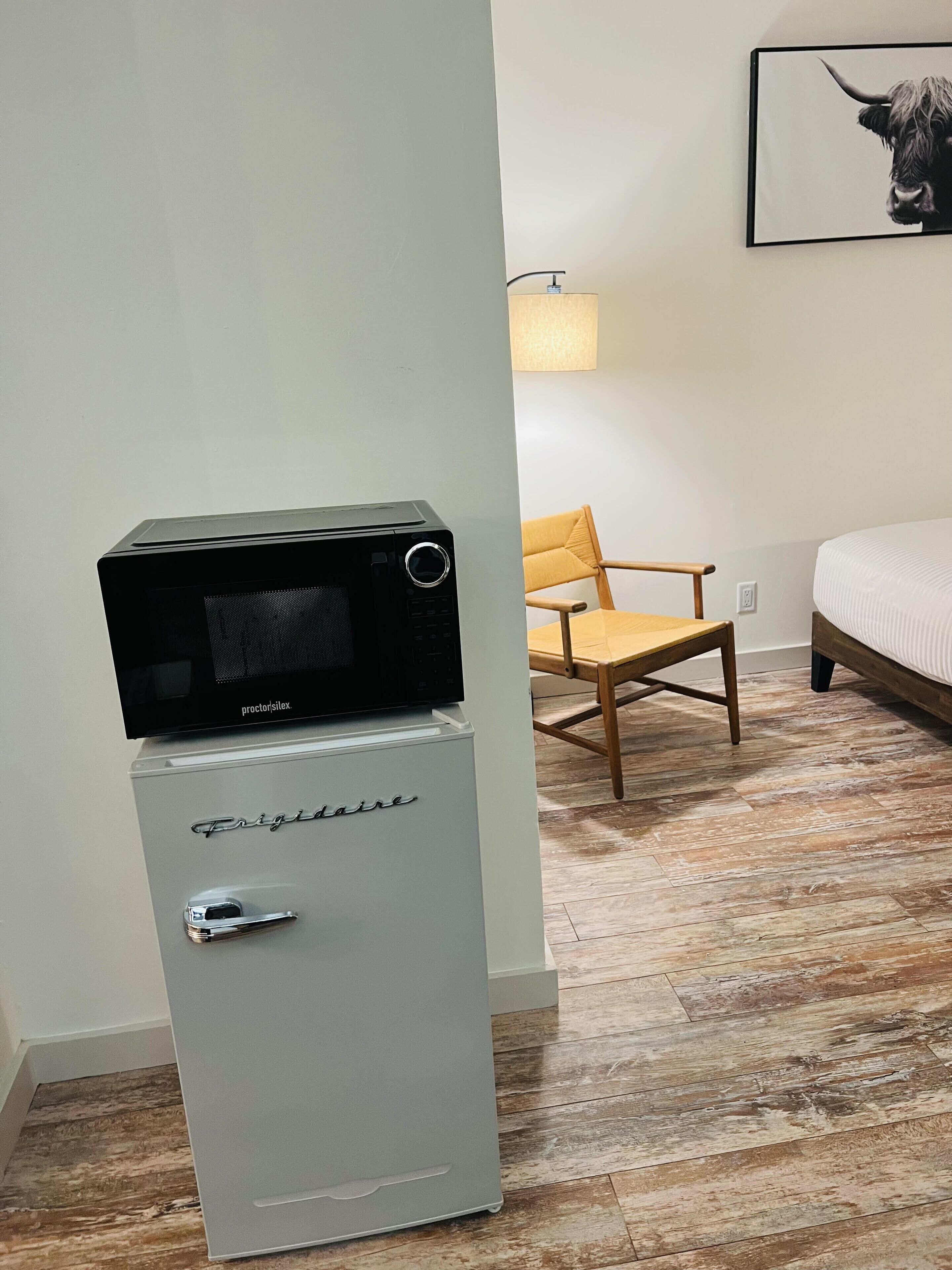 economy room, 1 queen bed | 2 bedrooms, hypo-allergenic bedding, desk, laptop workspace