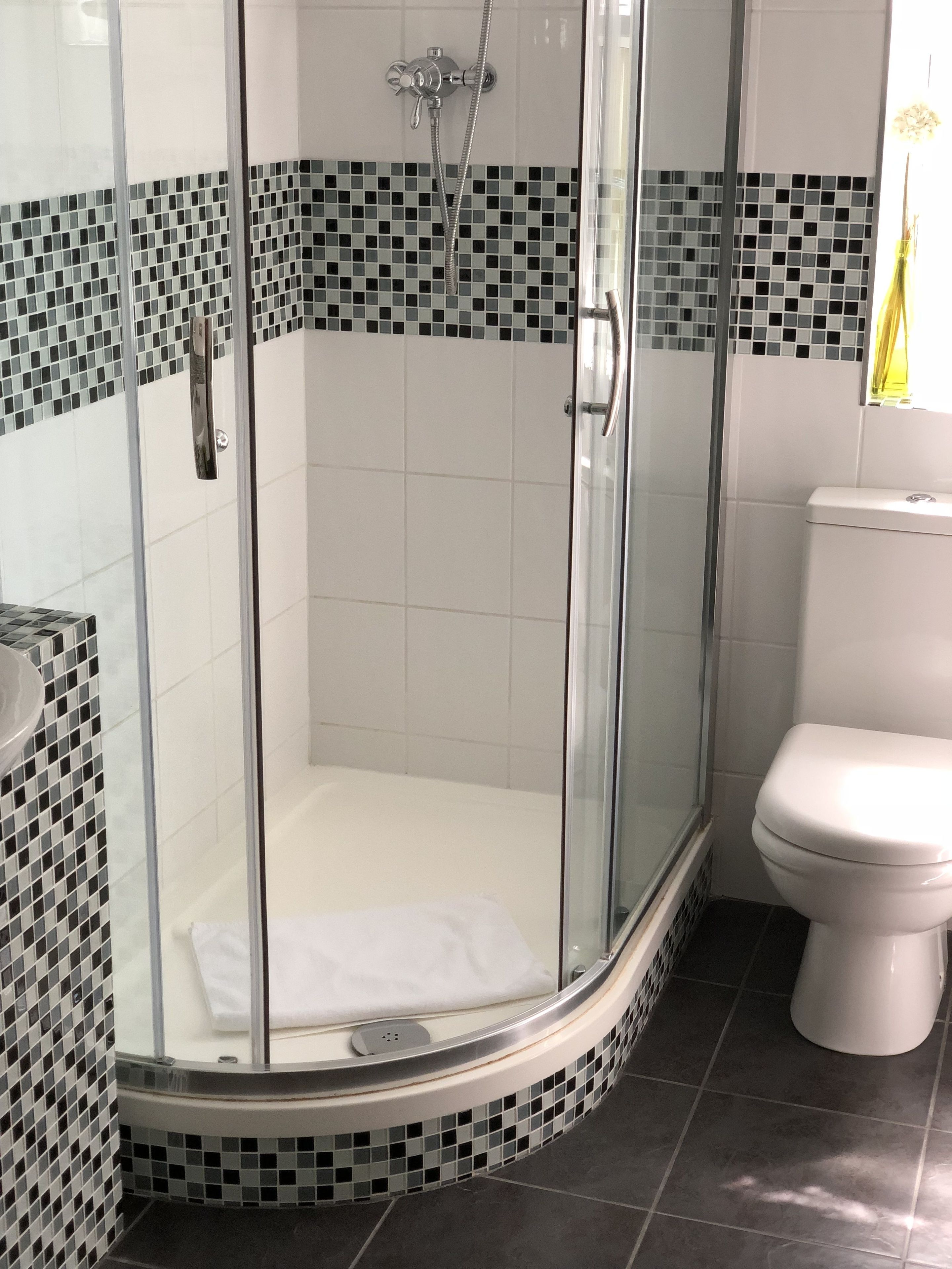 deluxe double room | desk, iron/ironing board, free wifi, bed sheets