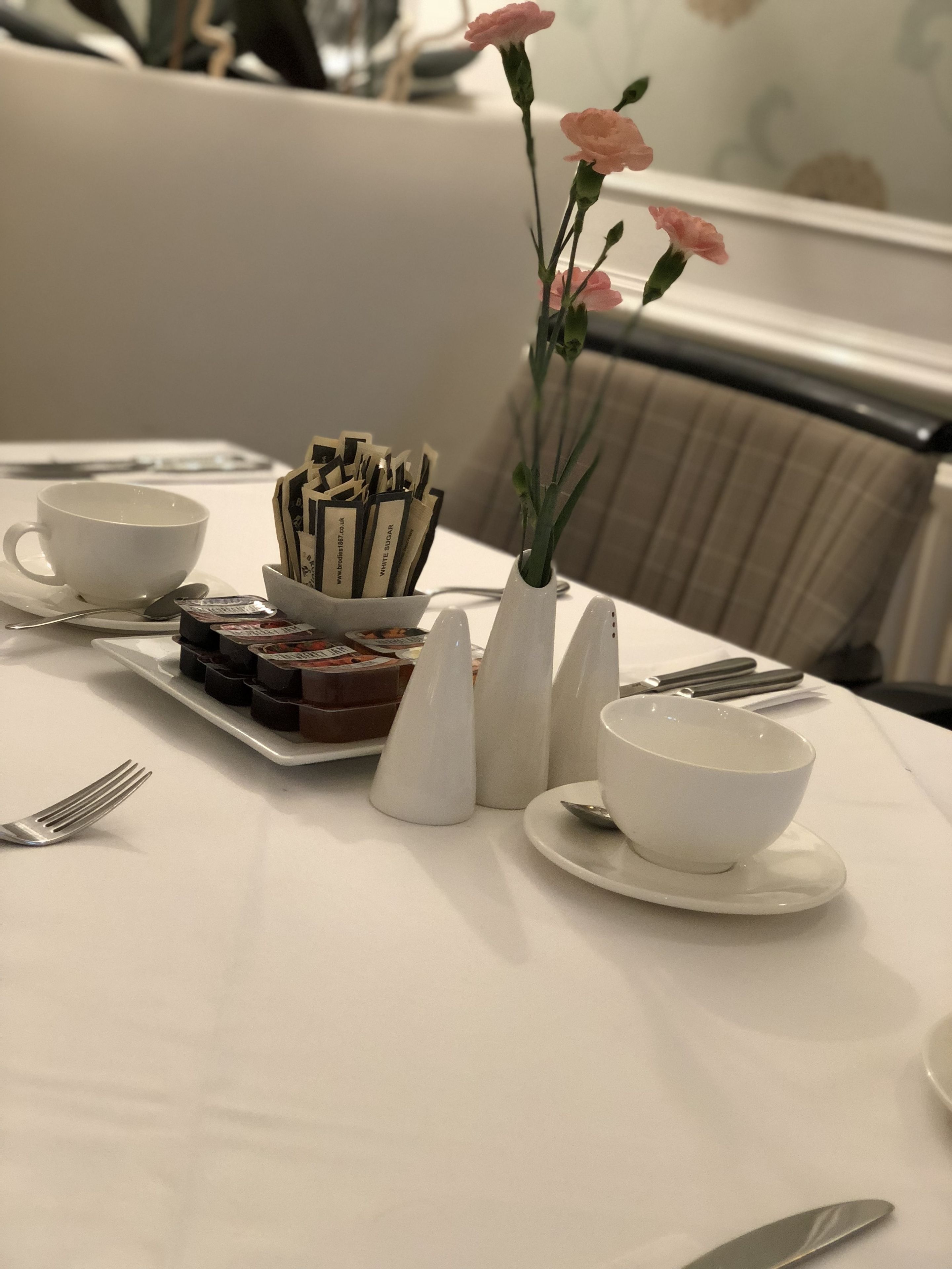 free daily english breakfast