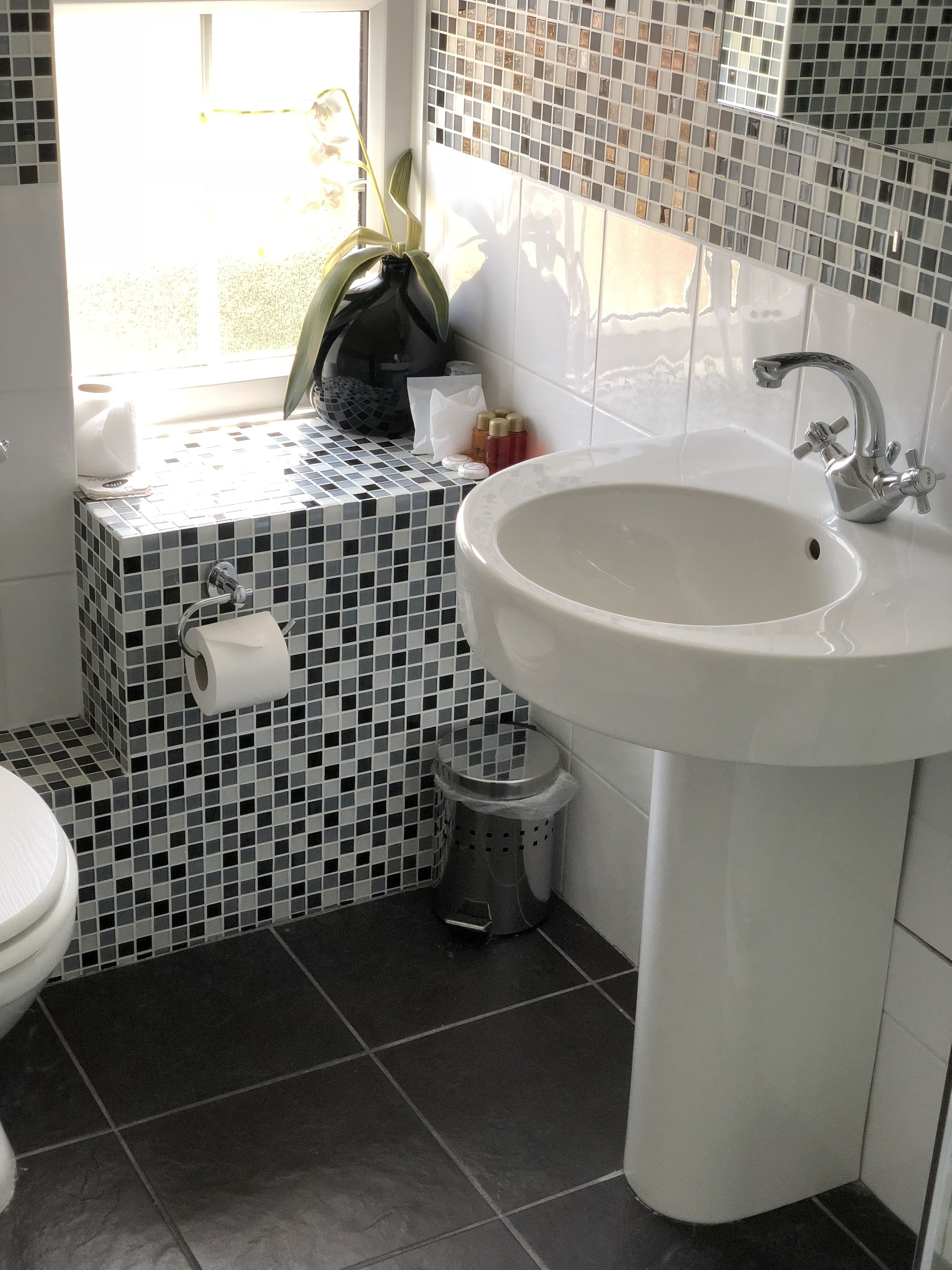 deluxe double room | desk, iron/ironing board, free wifi, bed sheets