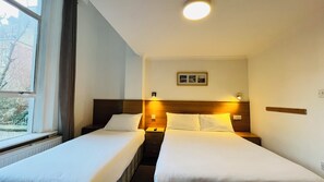 Iron/ironing board, free WiFi - West Cromwell Hotel (London)