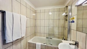 Triple Room | Bathroom | Hair dryer, towels - West Cromwell Hotel (London)