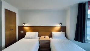 Twin Room | Iron/ironing board, free WiFi - West Cromwell Hotel (London)