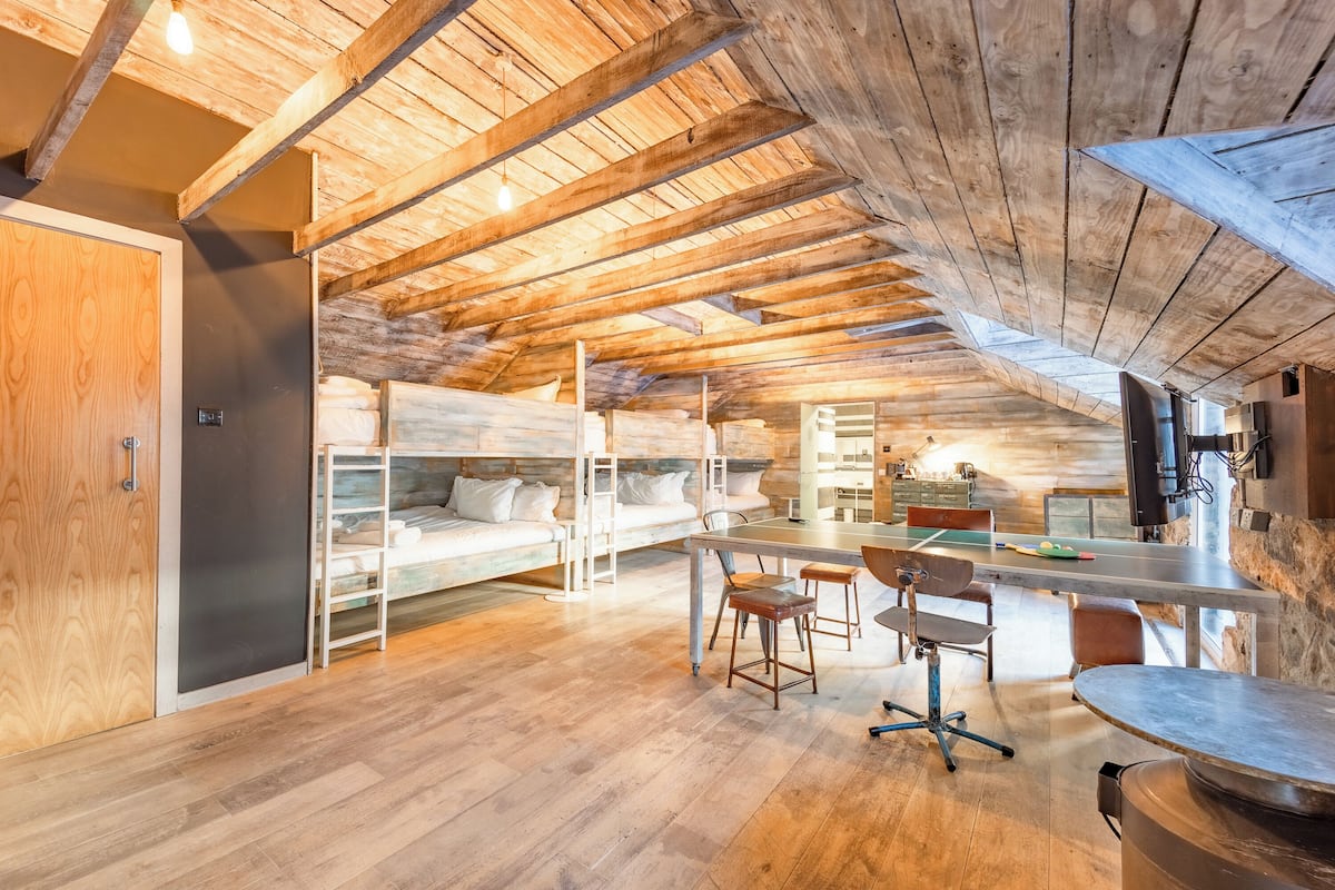 Zimmer, Mehrere Betten (The Dorm)