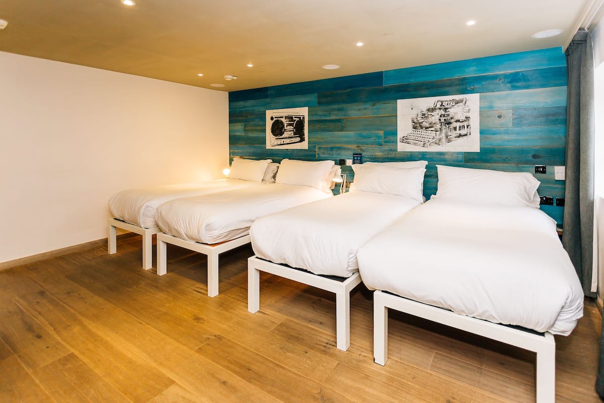 In-room safe, desk, free WiFi, bed sheets