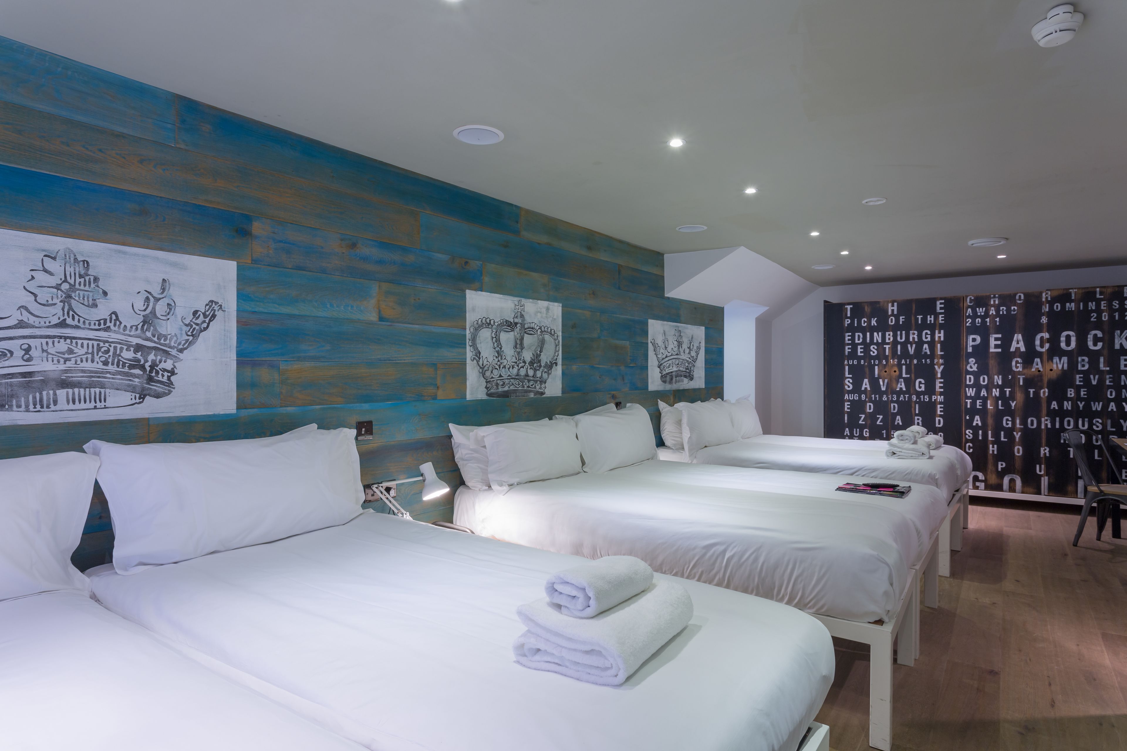 XXL - sleeps up to 6 | In-room safe, desk, WiFi (free), bed sheets