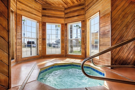 Una piscina techada