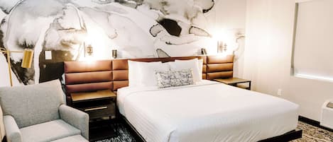 Standard Room, 1 King Bed, Non Smoking (Shower Only) | Pillowtop beds, desk, iron/ironing board, WiFi (free)