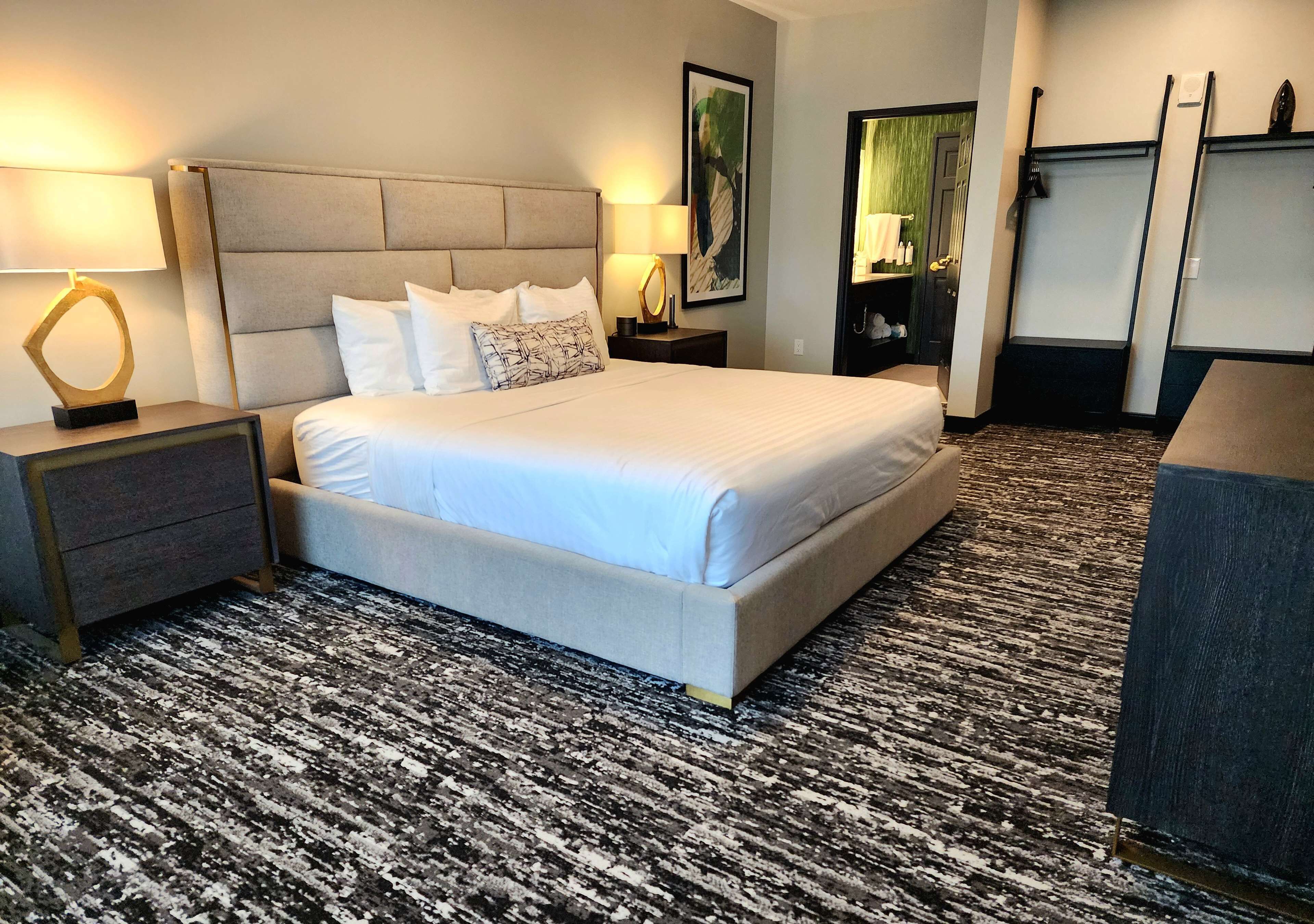 Suite, 1 King-Bett, Nichtraucher, Balkon (Walk-in Shower;with Sofabed)