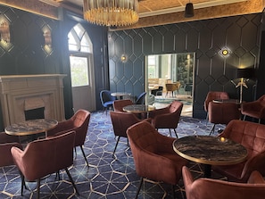 Bar (in der Unterkunft)