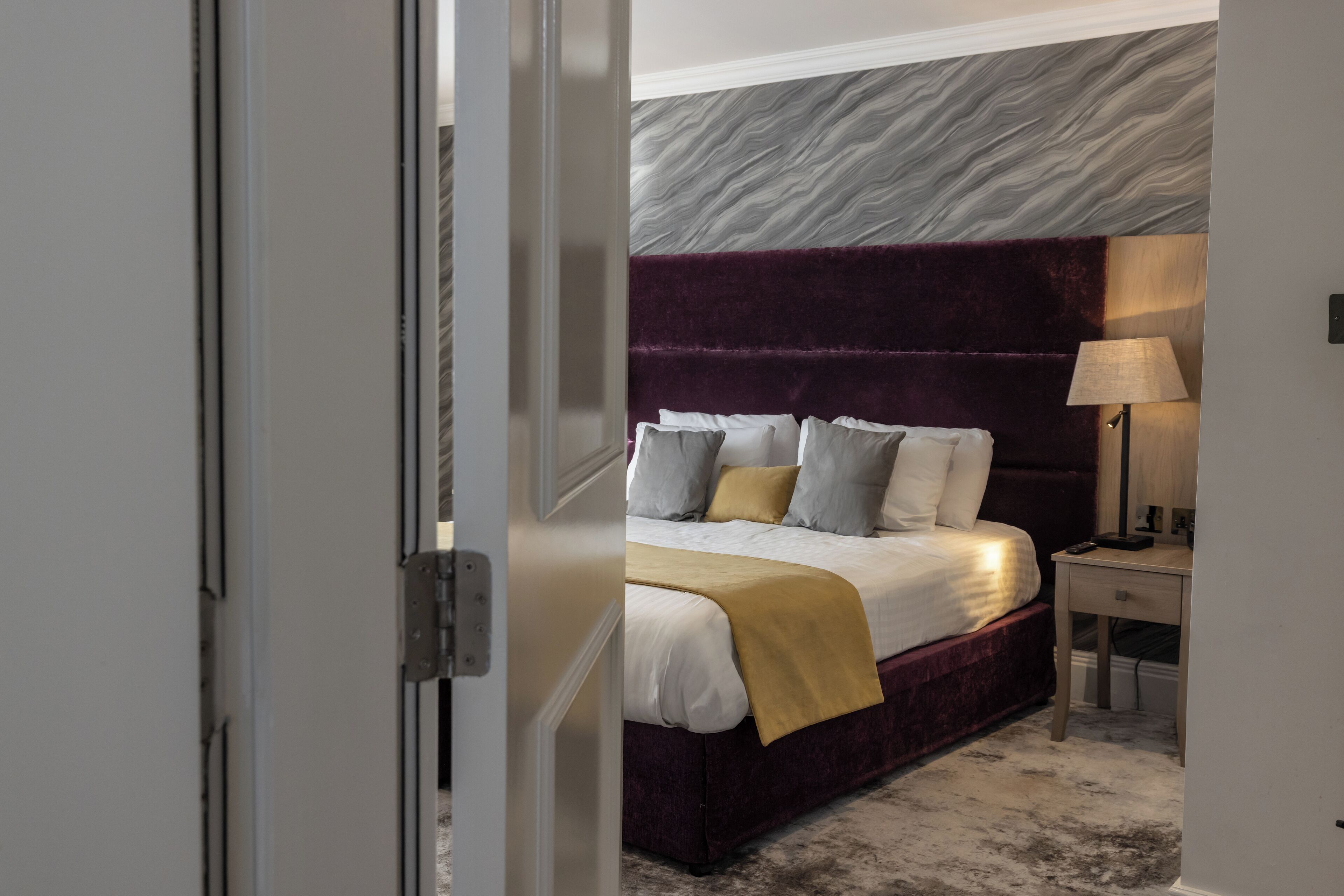 Deluxe Room, 1 Double Bed, Non Smoking | Individually decorated, individually furnished, desk, blackout drapes