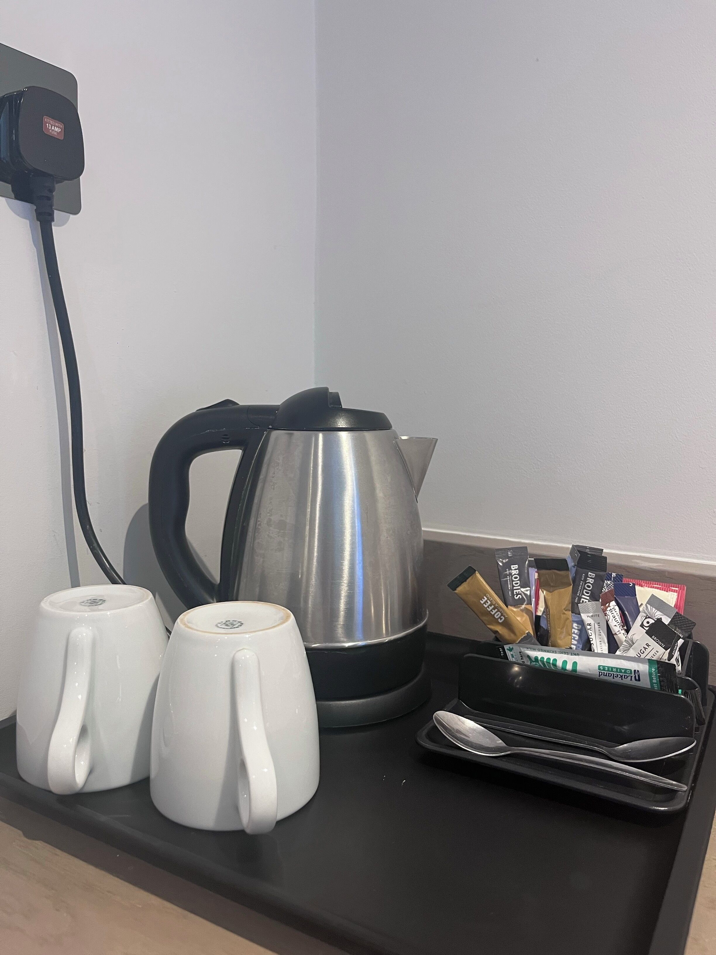 1 bedroom, individually decorated, individually furnished, desk