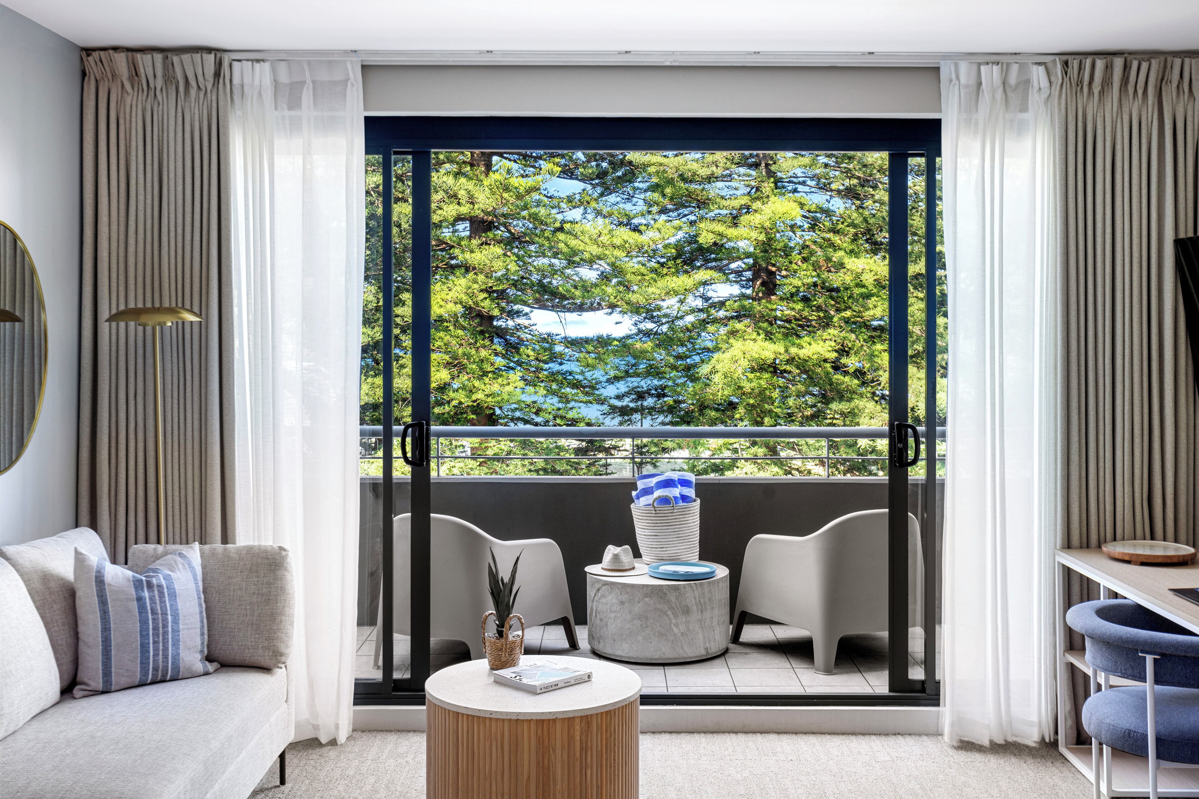 Studio King Apartment | Individually furnished, desk, laptop workspace, blackout drapes