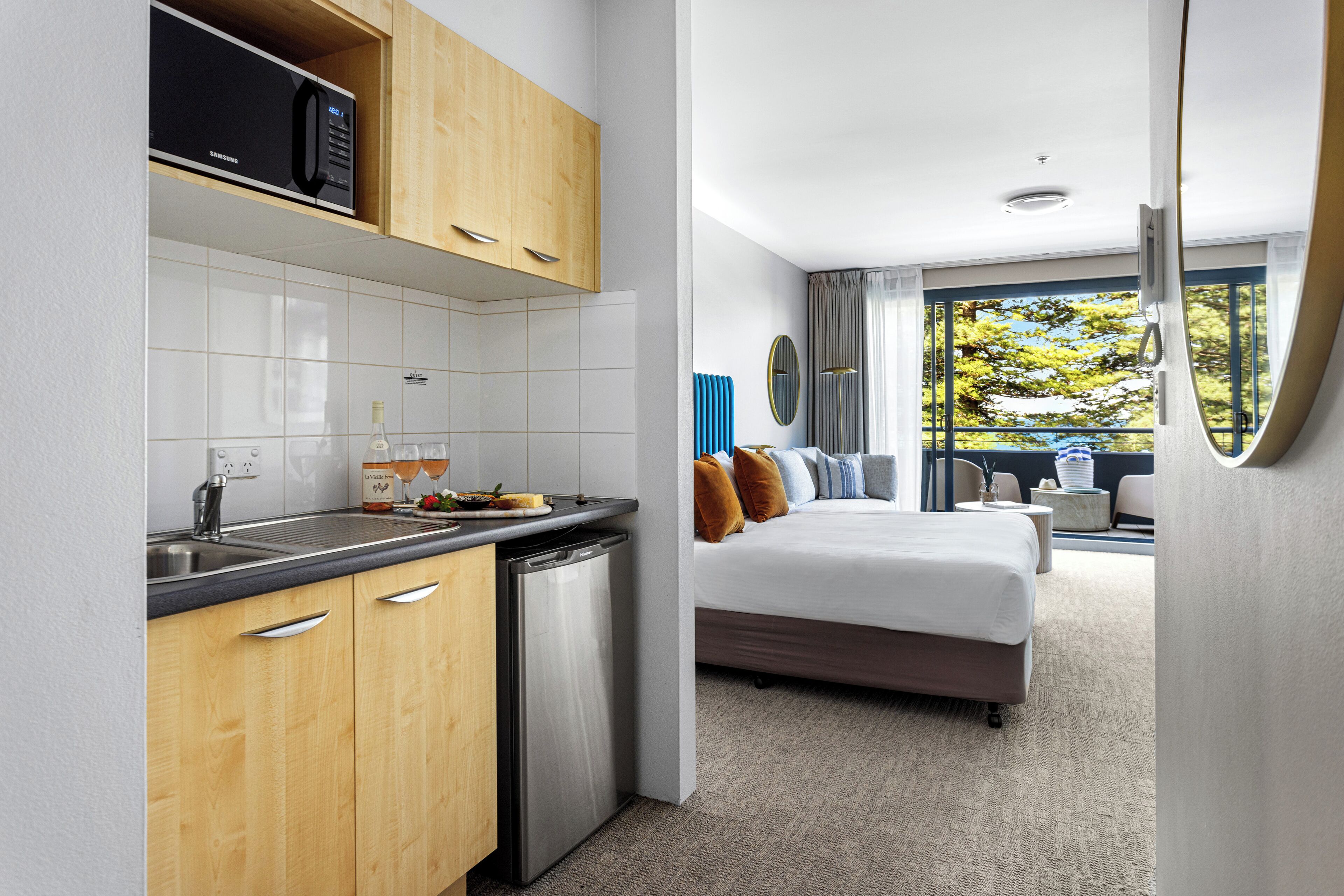 fridge, microwave, stovetop, coffee/tea maker