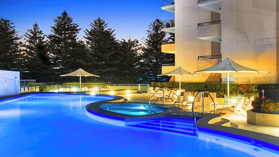 奎斯特克魯拉海灘飯店