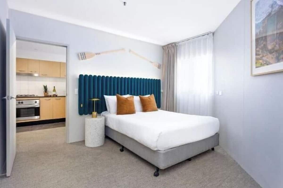 1 bedroom, individually furnished, desk, laptop workspace