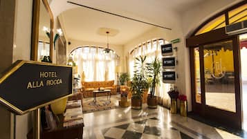 Lobby lounge