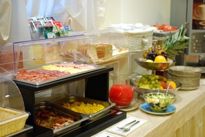 Daily buffet breakfast for a fee - Alla Rocca Hotel (Valsamoggia)