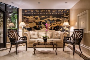 Sala de estar en el lobby