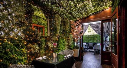 Beverly Hills Plaza Hotel & Spa