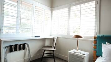 Standard Studio Suite, 1 Queen Bed