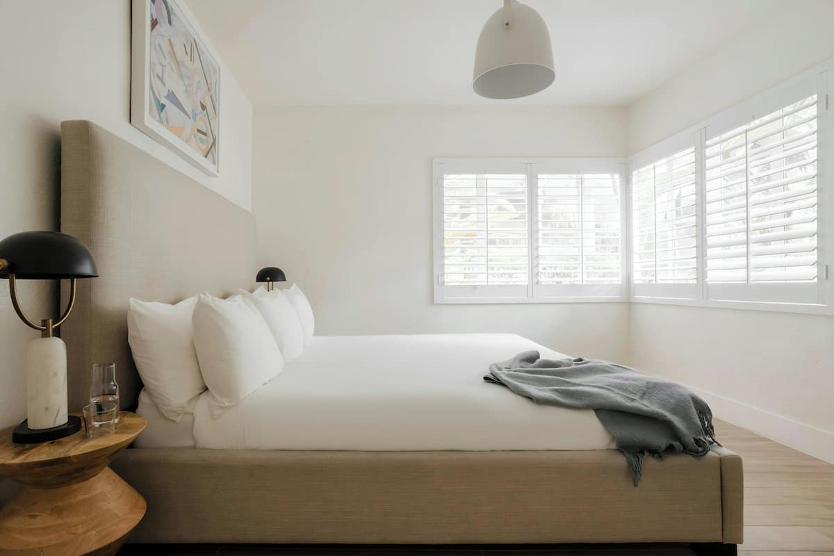 Individually furnished, iron/ironing board, free cribs/infant beds, WiFi