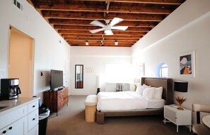 Standard Studio Suite, 1 Queen Bed | Iron/ironing board, travel crib, WiFi, individually furnished -  Suites by The Wellborn (Orlando)