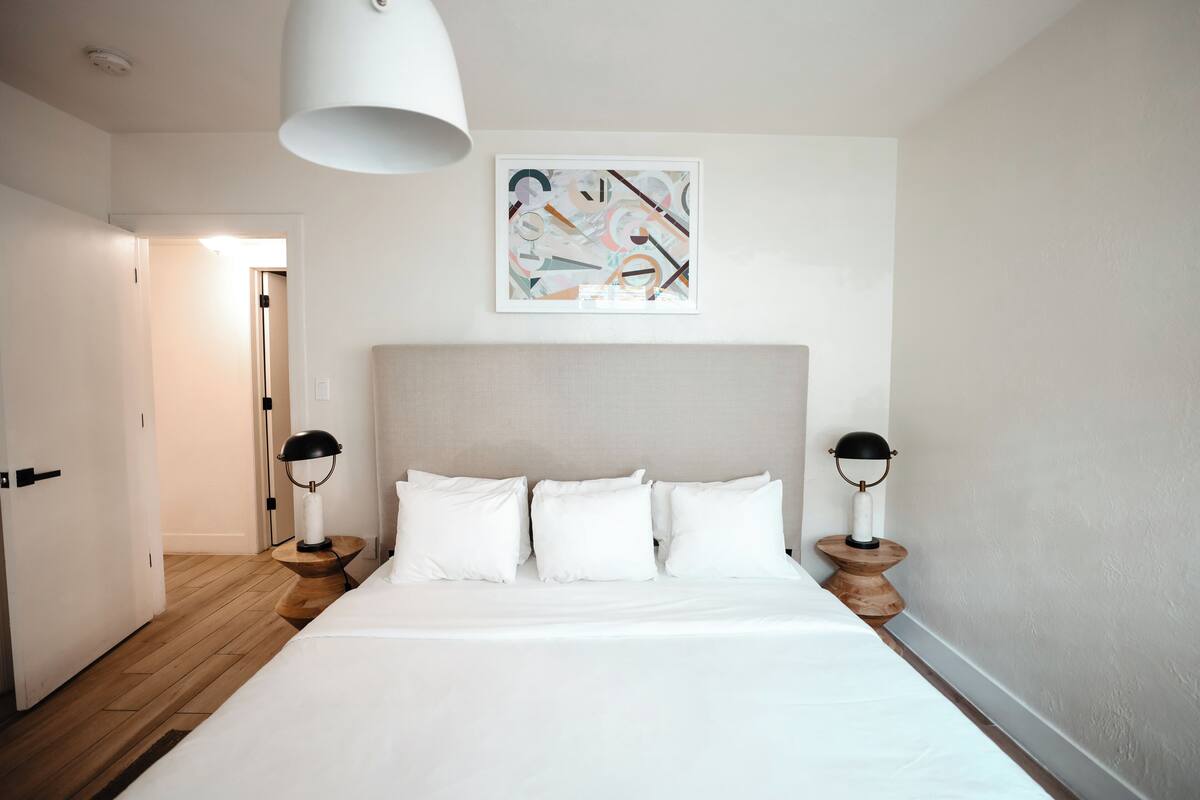 Iron/ironing board, travel crib, WiFi, individually furnished