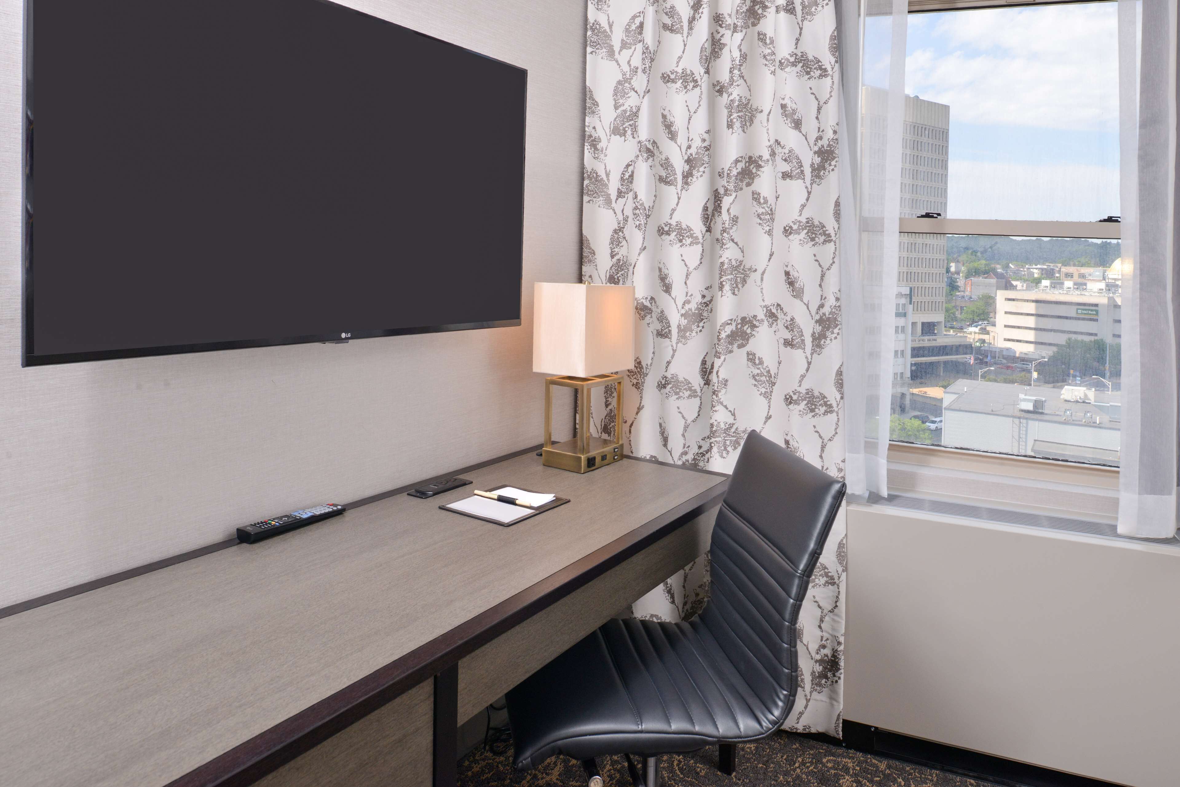 studio suite, 1 king bed | in-room safe, desk, laptop workspace, blackout curtains