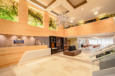 Days Inn & Suites by Wyndham Fort Myers Near JetBlue Park