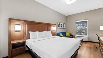 Rom, 1 kingsize-seng, tilgjengelighetstilpasset, ikke-røyk (Mobility) | Sengetøy av topp kvalitet, skrivebord og blendingsgardiner