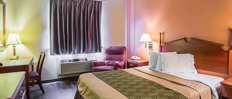 Työpöytä, silitysrauta/-lauta, ilmainen Wi-Fi, vuodevaatteet