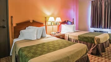 Standaard kamer, 2 tweepersoonsbedden, niet-roken | Een bureau, een strijkplank/strijkijzer, gratis wifi, beddengoed