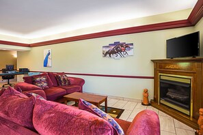 Lobby - Econo Lodge Inn & Suites Ripley (Ripley)