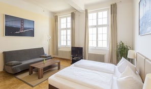 Hypo-allergenic bedding, iron/ironing board, free WiFi, bed sheets