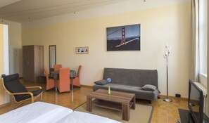 Allergikerbettwaren, Bügeleisen/Bügelbrett, kostenloses WLAN, Bettwäsche