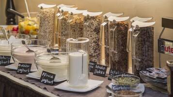 Dagelijks ontbijtbuffet (EUR 16 per persoon)