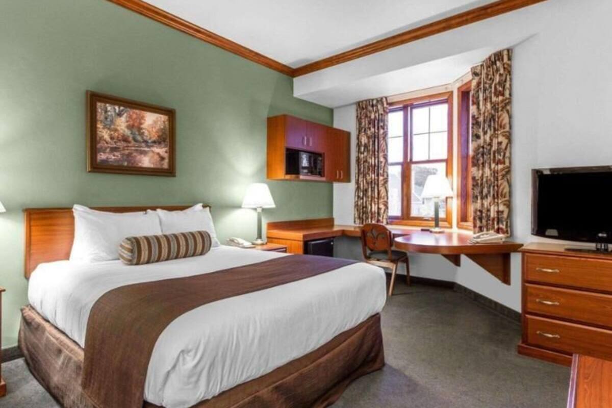 In-room safe, desk, blackout drapes, iron/ironing board