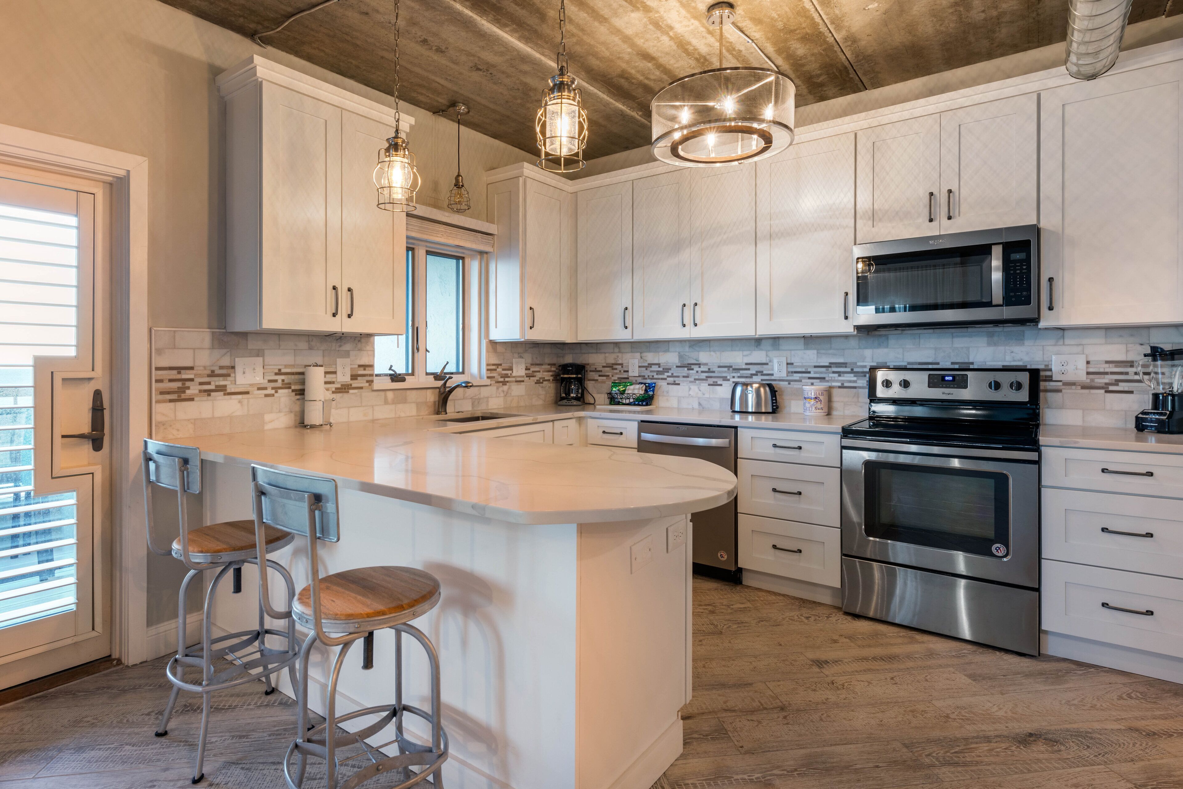 高級寢具、客房內保險箱、獨特裝潢、布置獨特