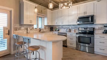 高級寢具、客房內保險箱、獨特裝潢、布置獨特