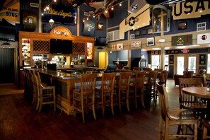 4 bars/lounges, poolside bar