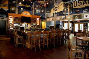 4 bars/lounges, poolside bar